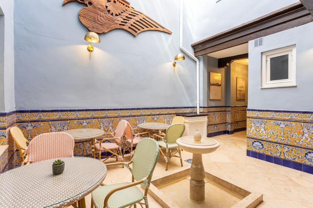 Apartament 1. Casa De Alma. In Historic House *